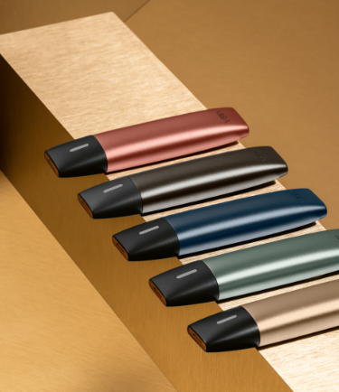 Appareils de vapotage VEEV en différentes couleurs.