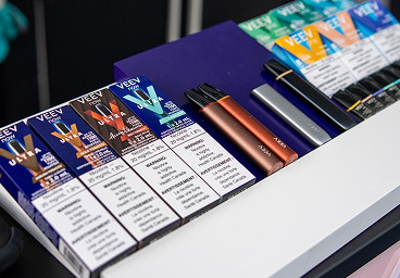 Un kiosque de magasin VEEV lors d’un événement.