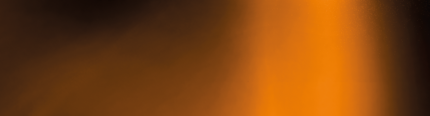 Fond dégradé abstrait aux tons chauds, mélangeant des teintes brun foncé et ambrées, avec un effet lumineux doux.