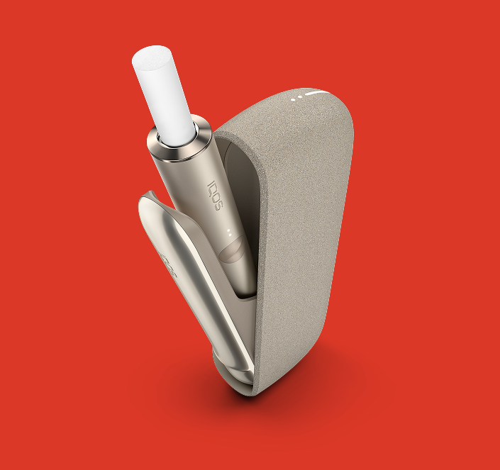 Et l’appareil IQOS ILUMA avec un bâtonnet TEREA à l’intérieur.